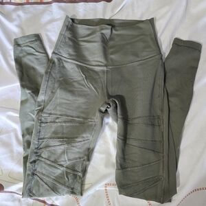 Lululemon mesh wunder unders